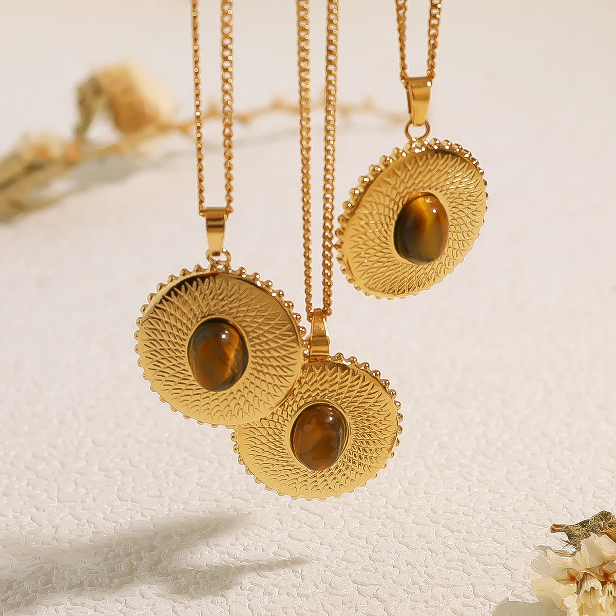 WILD & FREE Luxus Tigerauge Stein Anhänger Edelstahl Halskette für Frauen Retro geometrischen Charme Schmuck 18 Karat vergoldet Image