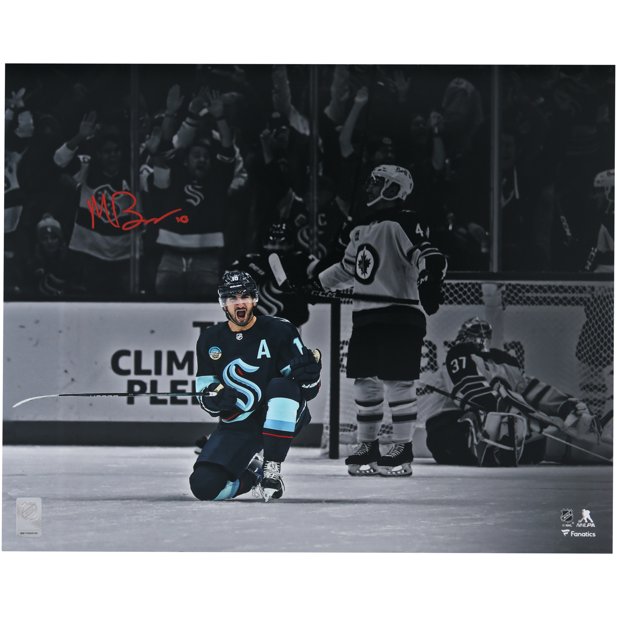 Von Matty Beniers signiertes Seattle Kraken-Jubiläumsfoto (16 x 20 Zoll, Marineblaues Trikot) Image