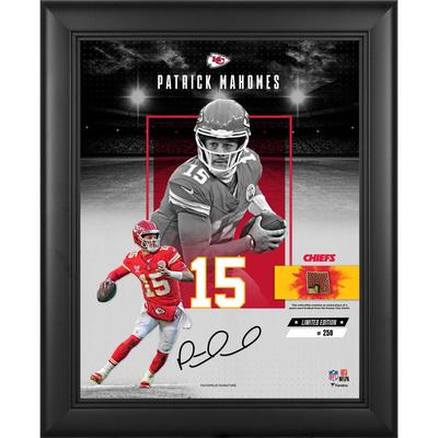 Patrick Mahomes Kansas City Chiefs Faksimile-Signatur, gerahmt, 11 x 14 Zoll, Impact-Collage mit einem Stück eines im Spiel verwendeten Footballs – limitierte Auflage von 250 Image