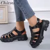 Sommersandalen für Damen, 2025, neue römische Damen, flacher Strand, geschlossene Nase, Sandalen, 35–43, große weibliche Freizeitschuhe, Plateausandalen