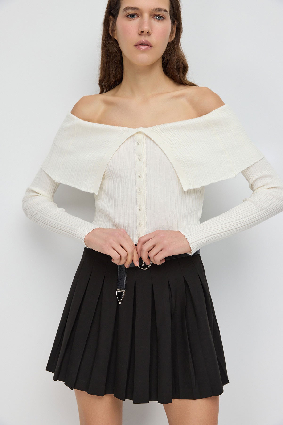 Offener Schulterknopf-Detail-Stricktop Image