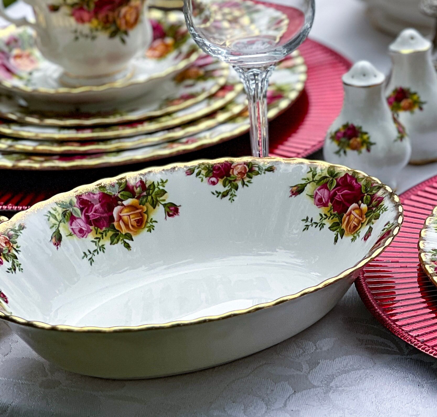 Piatto/ciotola ovale per verdure Royal Albert Old Country Roses, vintage, 1962, con marchio originale sul retro, porcellana inglese Bone China.