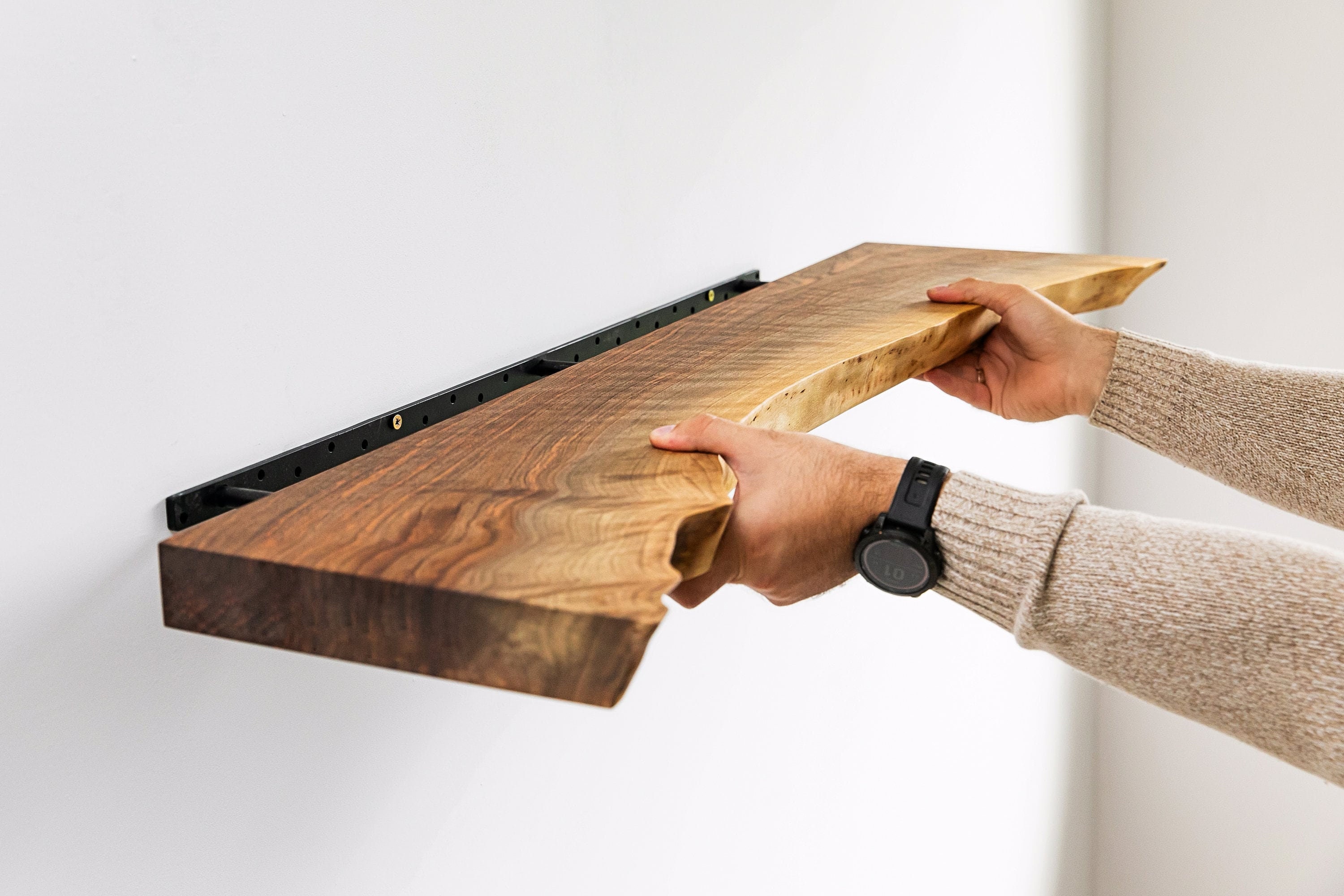 "Mensole sospese in noce da 1,75\", mensole sospese in legno, mensole sospese personalizzate, mensole sospese in legno per cucina, mensole con bordo viv"