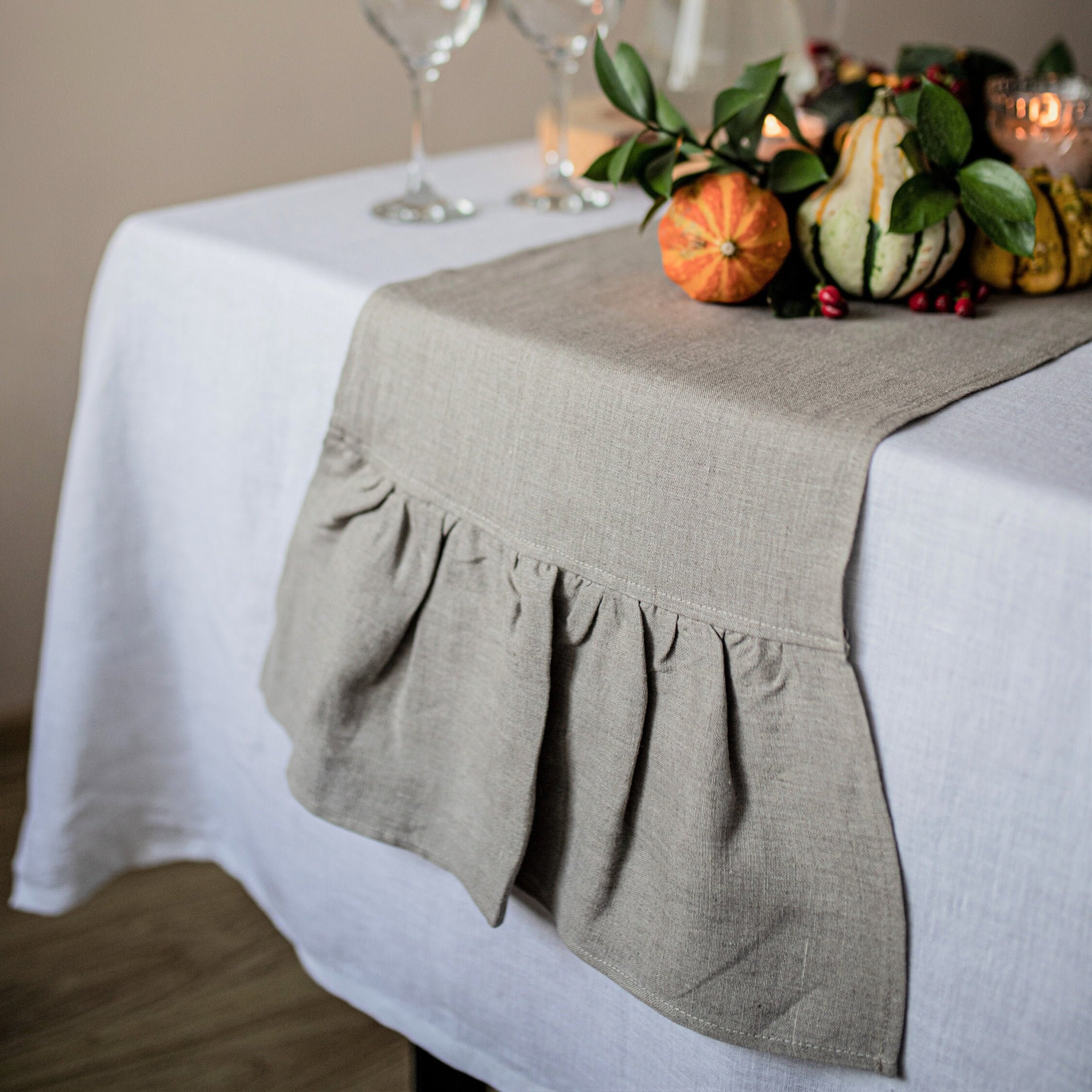 Runner da tavola in lino arricciato. Runner da tavola in lino rustico. Runner da tavolo rustico in lino. Runner da tavolo shabby chic. Copritavoli in
