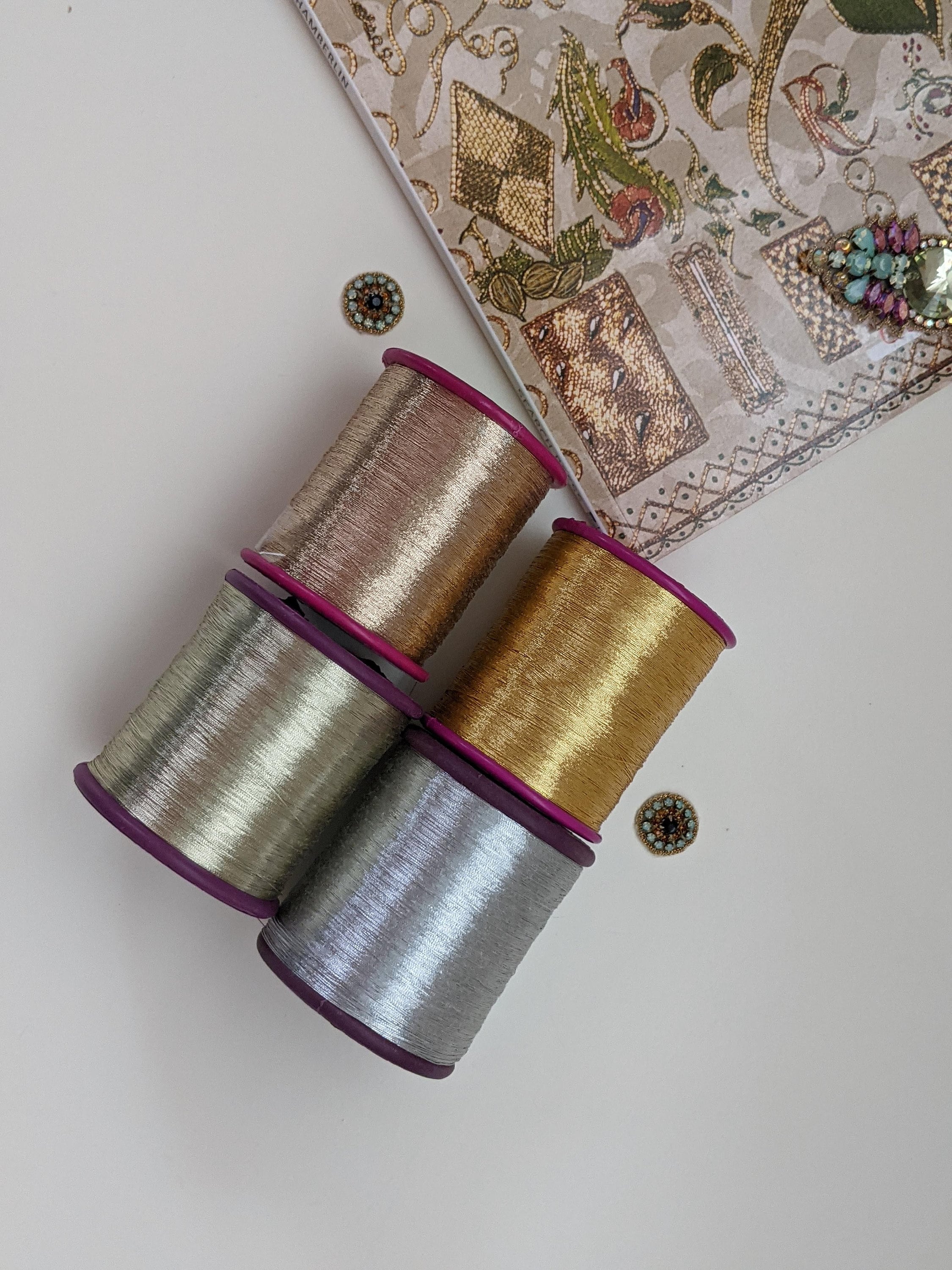 Acquista filo metallico oro fino per ricamo, filo metallico oro rosa, filo metallico argento, filo per ricamo in oro, rocchetto di misura XL