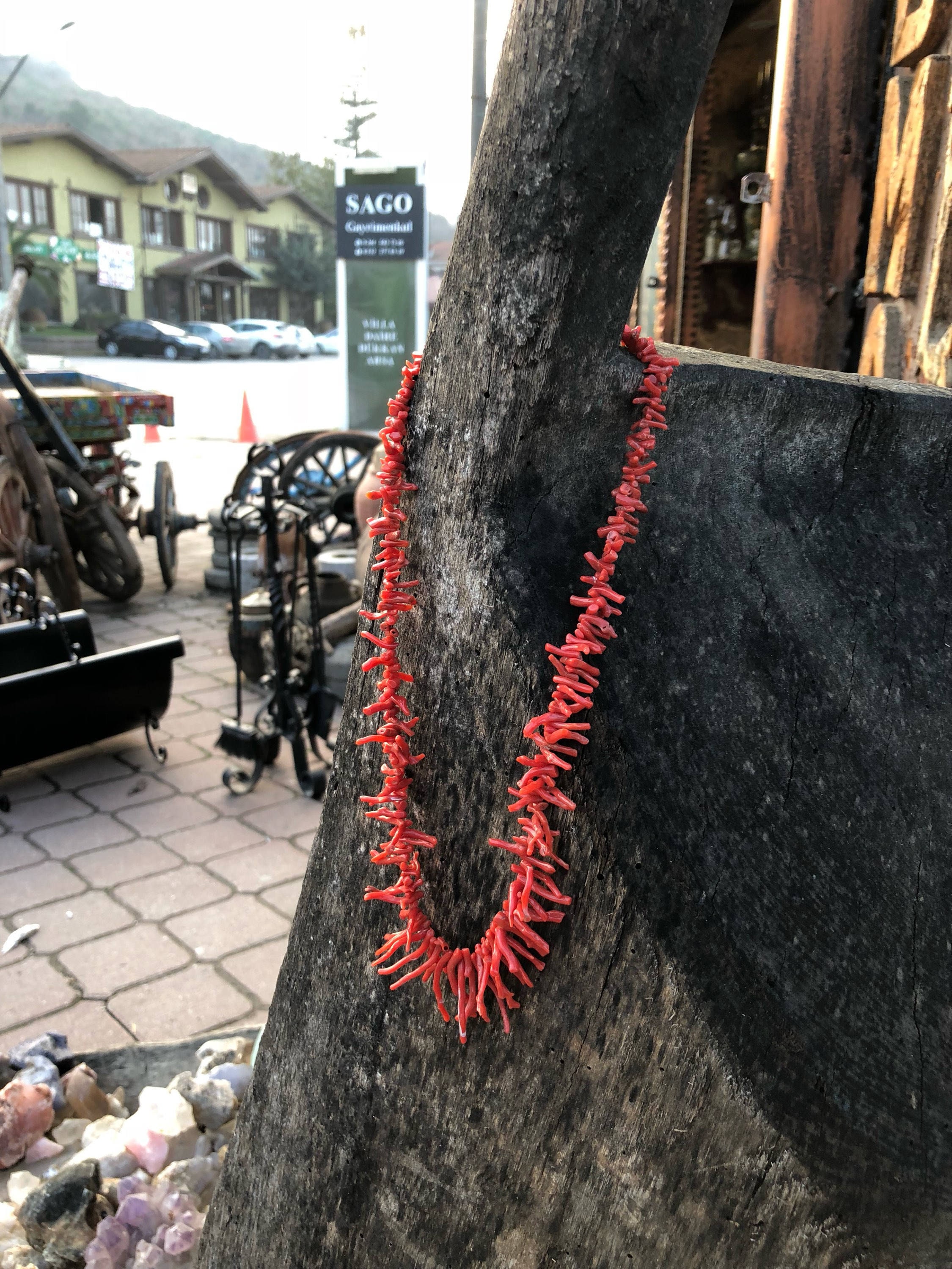 Collana di corallo rosso italiano naturale, corallo rosso a rami, collana di bastoncini di corallo mediterraneo, collana lunga di colore Aka, corallo
