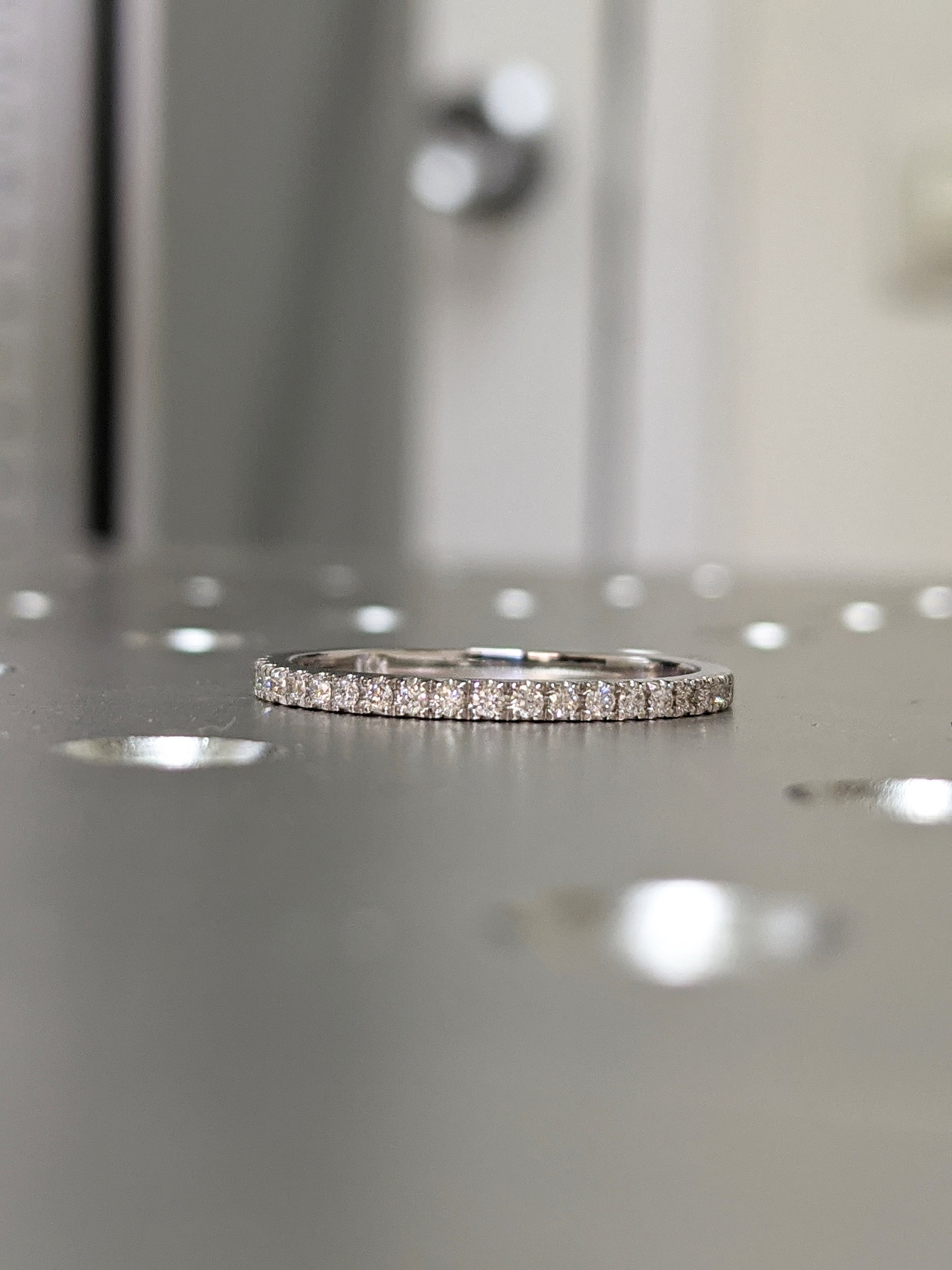 Anello dell'eternità con diamanti/Fede nuziale dell'eternità con diamanti/Fede nuziale sottile in oro 14k con diamanti/Fede dell'eternità sottile con