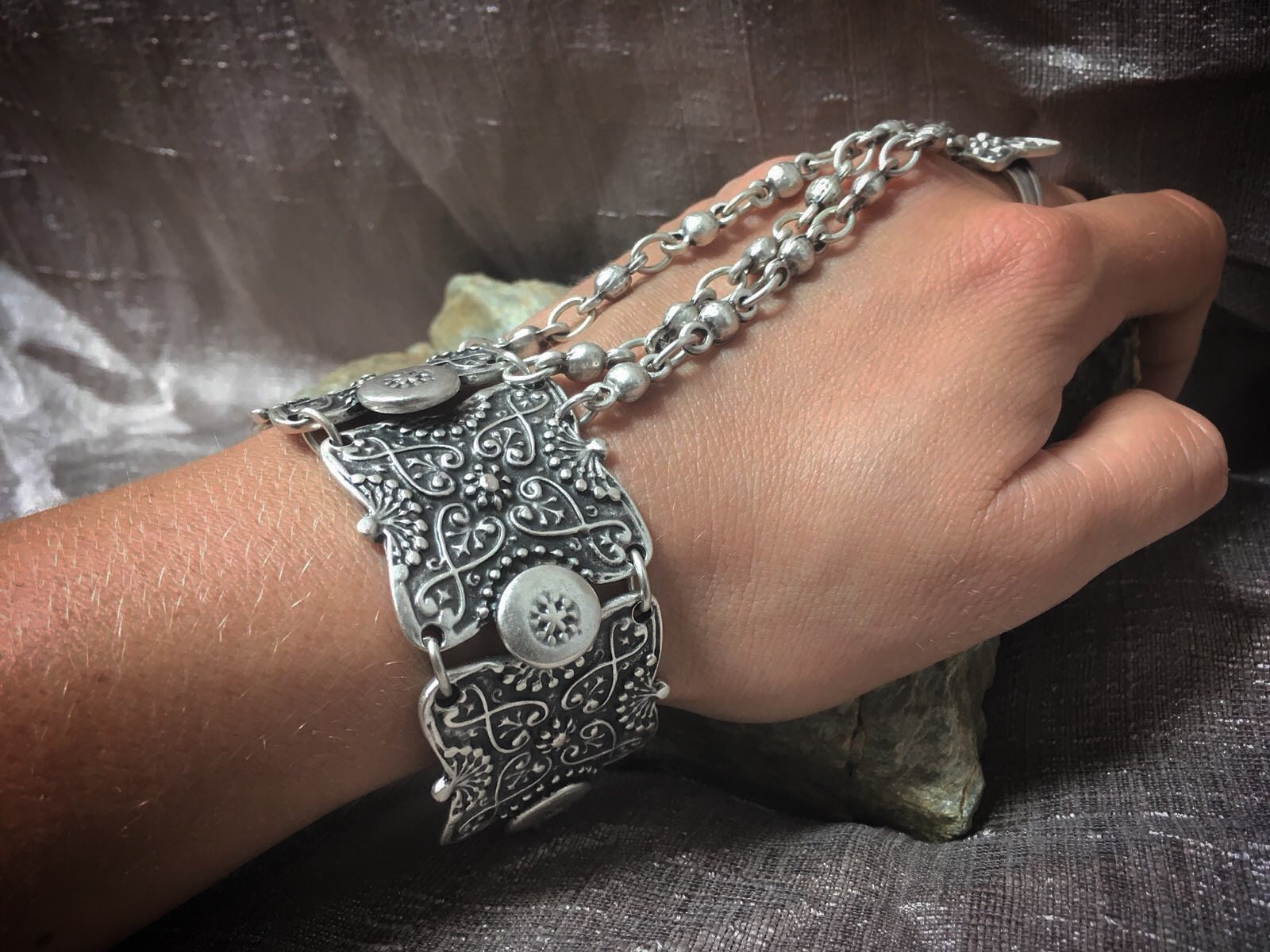 Damask hand chain, hand chain bracelet, baciamano, antique jewelry, boho jewelry, unique jewelry, vintage jewelry, renaissance