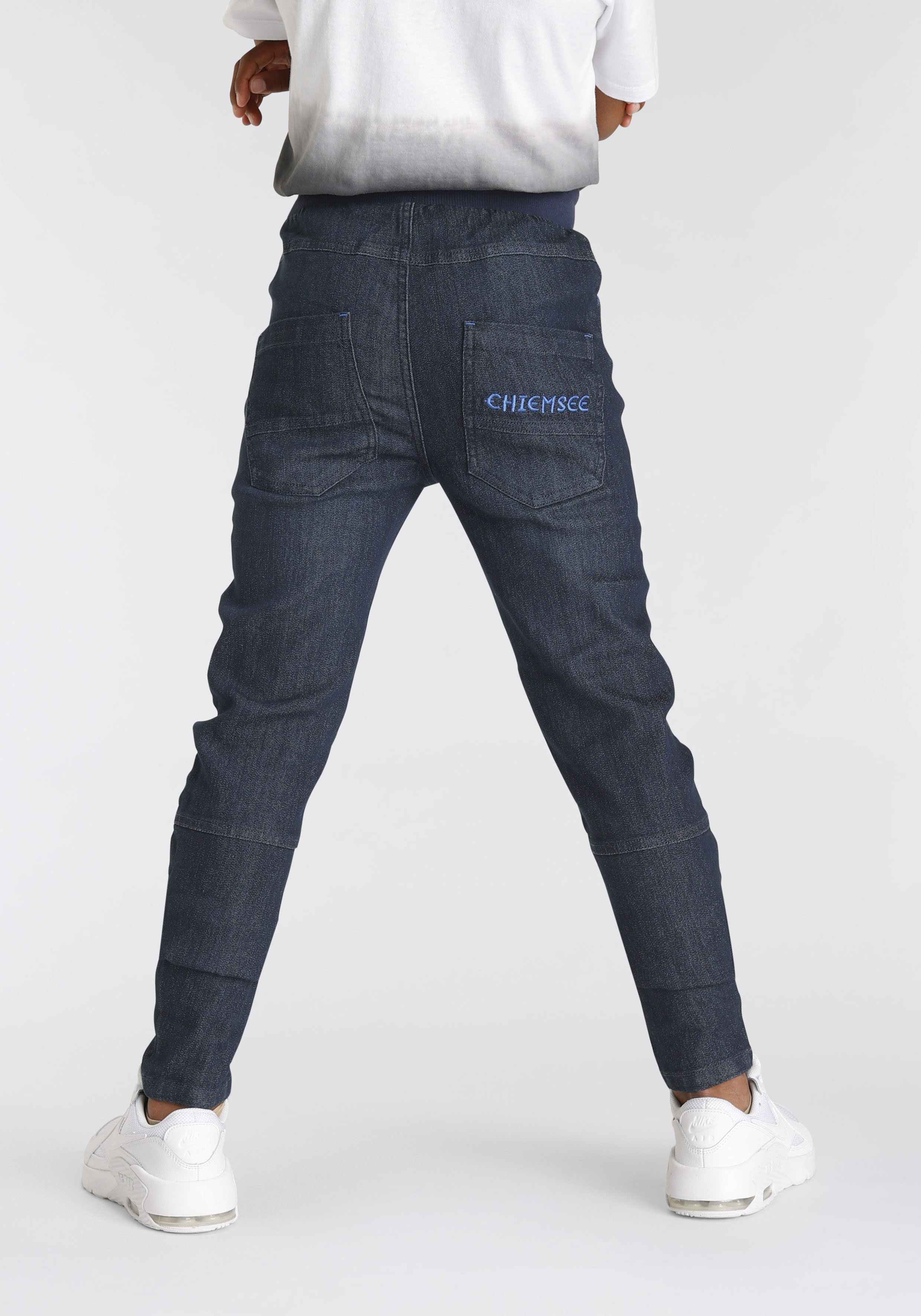Schlupfjeans CHIEMSEE "Stretch-Jeans für Jungen", Jungen, Gr. 140, N-Gr, blau (schwarz, denim), Denim/Jeans, Obermaterial: 75% Baumwolle, 24% Polyester, 1% Elasthan, Basic schmal, Jeans, schmale Beinform, Used-Waschung, niedrige Leibhöhe, Topseller Image
