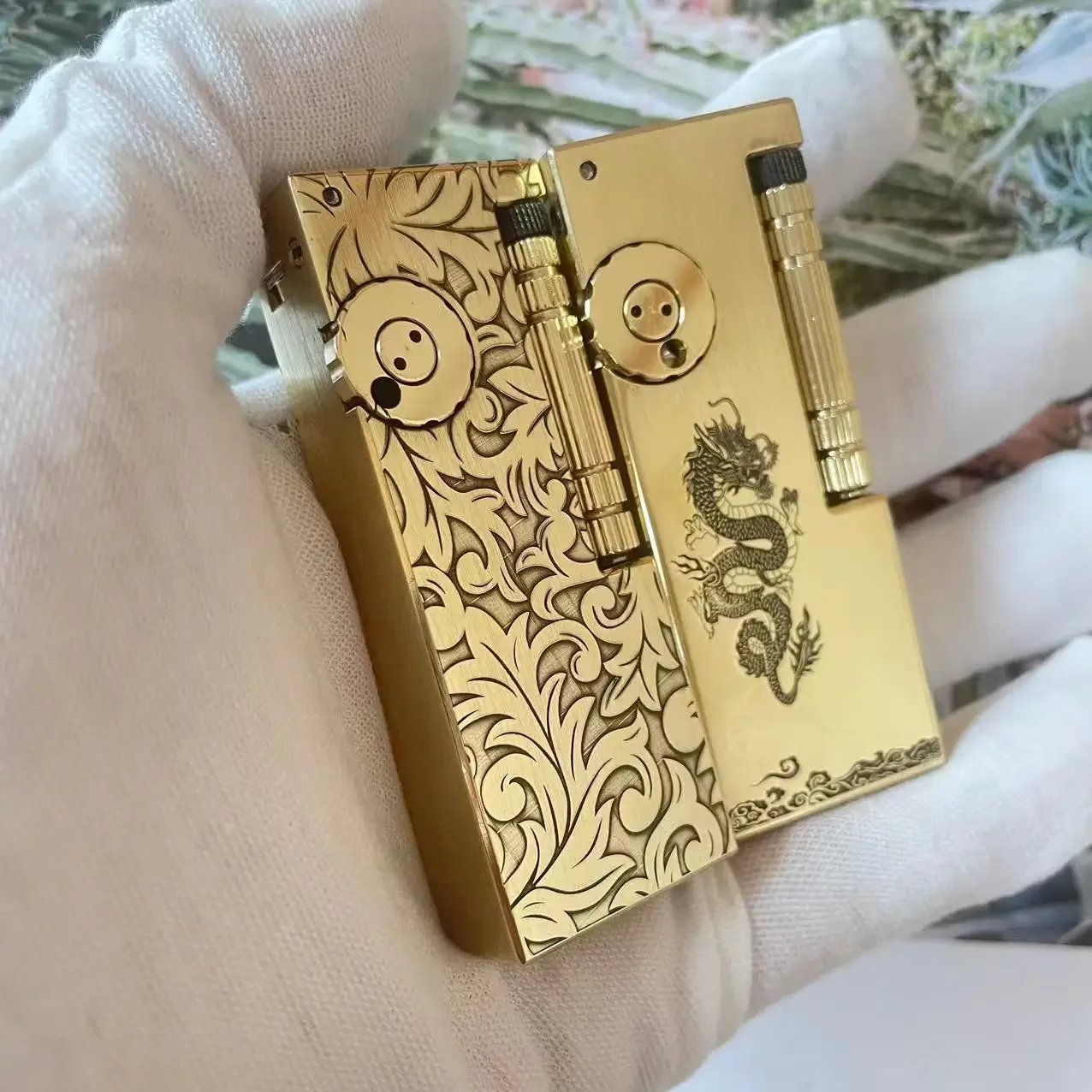 Neues Feuerzeug, tragbar, seitliche Schiebezündung, Messing, Sicherheits-Kerosinfeuerzeug, kreative Retro-Gadgets für Camping- und Outdoor-Aktivitäten Image