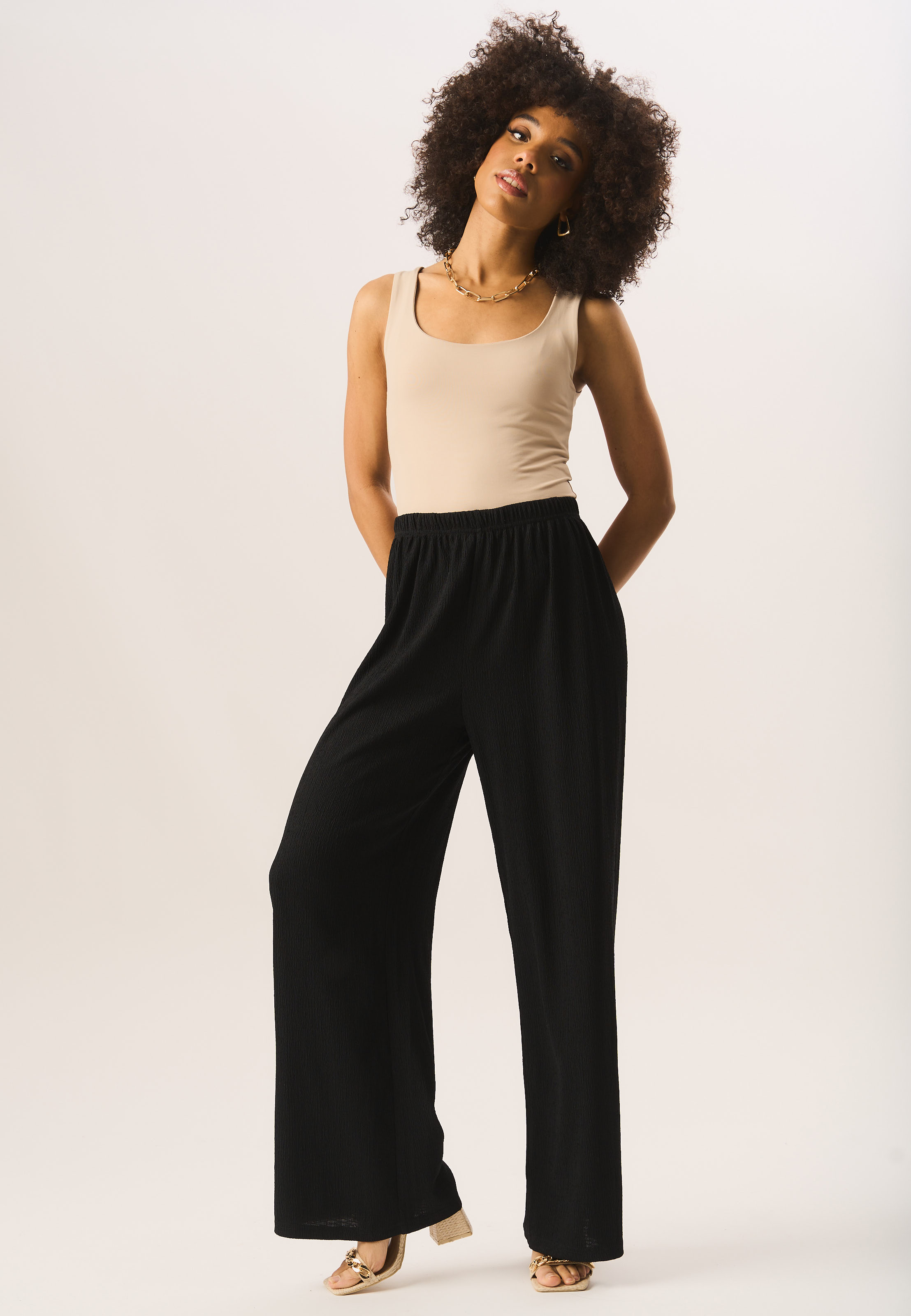 Strukturierte Pull-On-Hose mit weitem Bein Image
