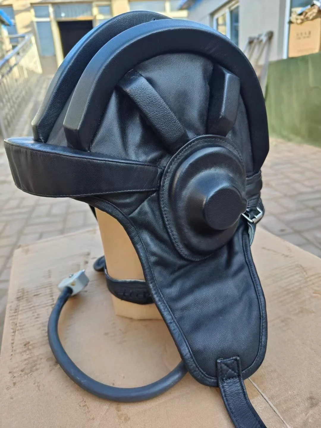 Russischer Outdoor Taktischer Tankhut North Winter Leder Tankhut Schaffell Tankhut Image