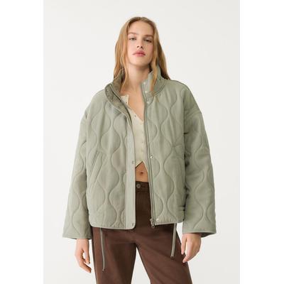 Stradivarius Puffer jacket Khaki L