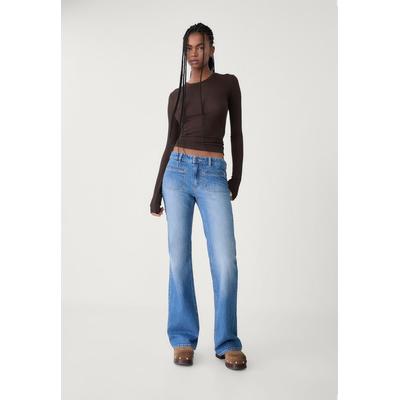 Stradivarius Flared jeans with pockets Light blue 4
