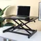 Ultraschlanker, höhenverstellbarer Stehpult-Riser mit einer Oberseite, kompakter Sit-Stand-Desktop-Konverter für Monitor oder Laptop