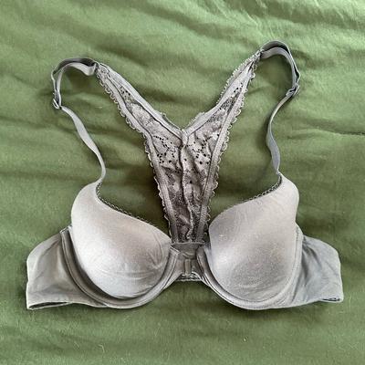 Victoria's Secret Intimates & Sleepwear | Bra Bundle Victoria’s Secret, Maidenform, Vanity Fair | Color: Black/Red | Size: 32a