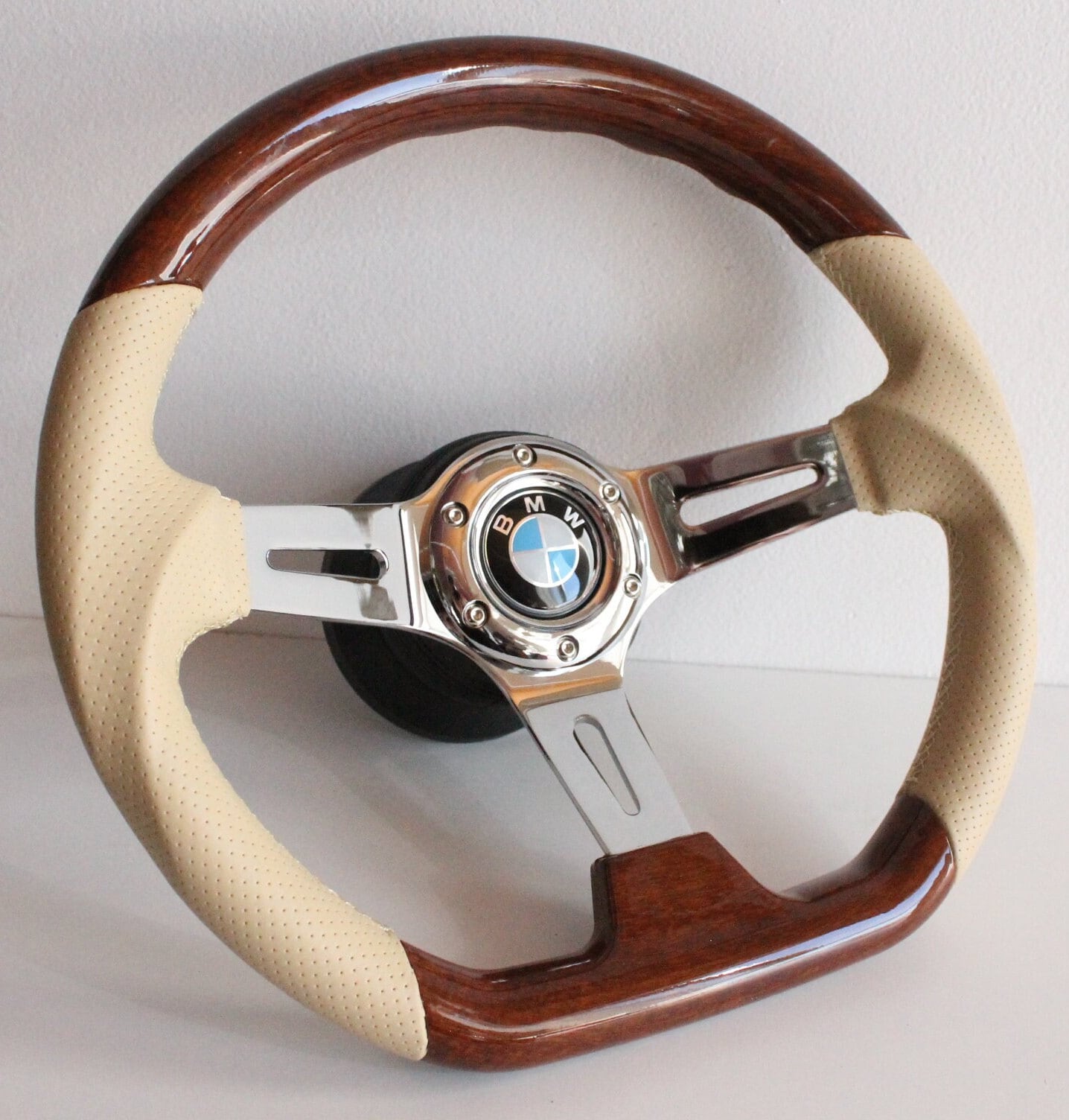 Volante adatto per BMW personalizzato ricostruito in legno Pelle beige 350 mm Sport ricostruito a mano Fondo piatto per E36 Z3 E38 E39 1996-1999