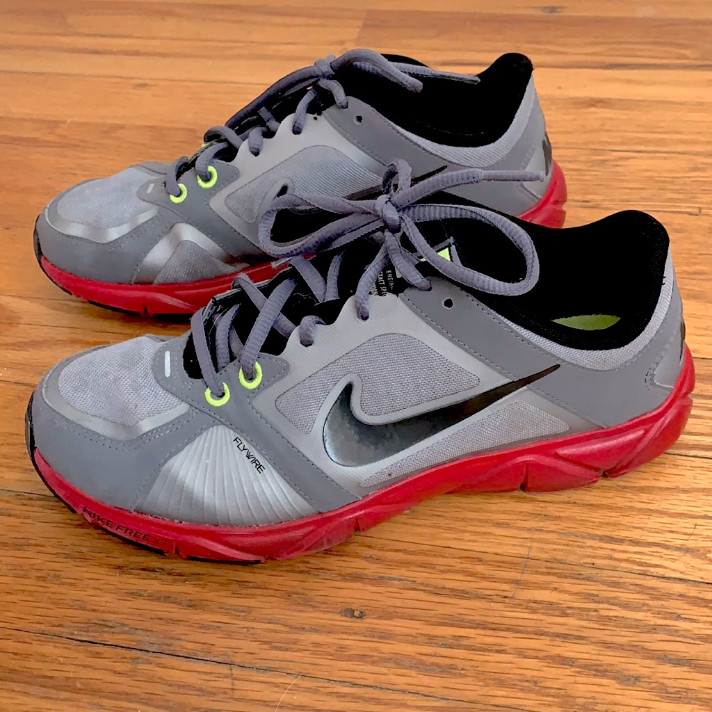 Nike Shoes | Women’s Nike Tennis Shoes | Color: Gray | Size: 7
