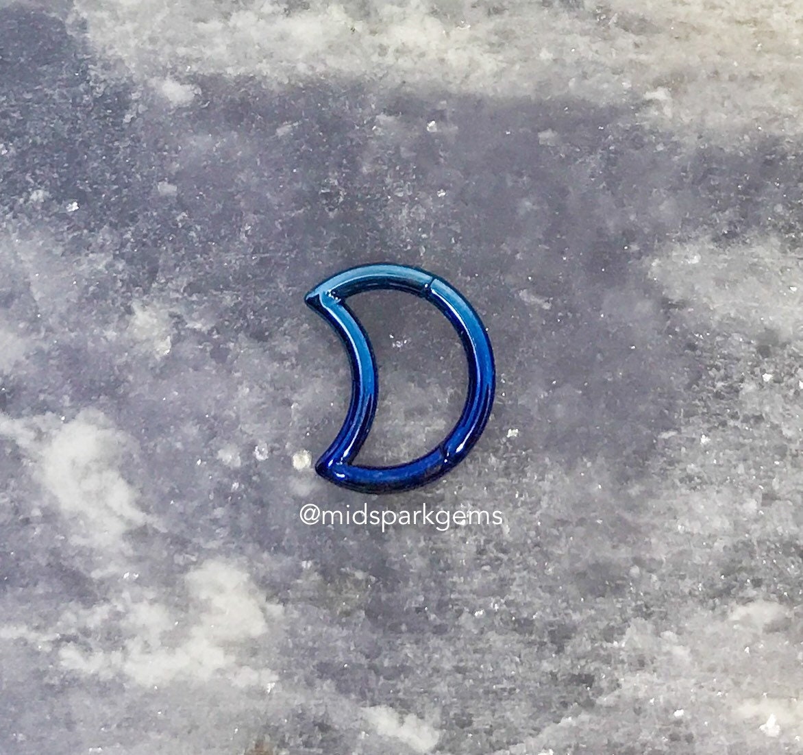 BLU ARTICO - Anello a segmento incernierato a mezzaluna da 16 g, 8 mm o 10 mm, clicker, titanio ASTM F136, blu ghiaccio scuro, anello per setto, pierc