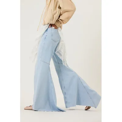 We The Free Live Wire Flare Jeans at Free People in Sparks, Size: 27