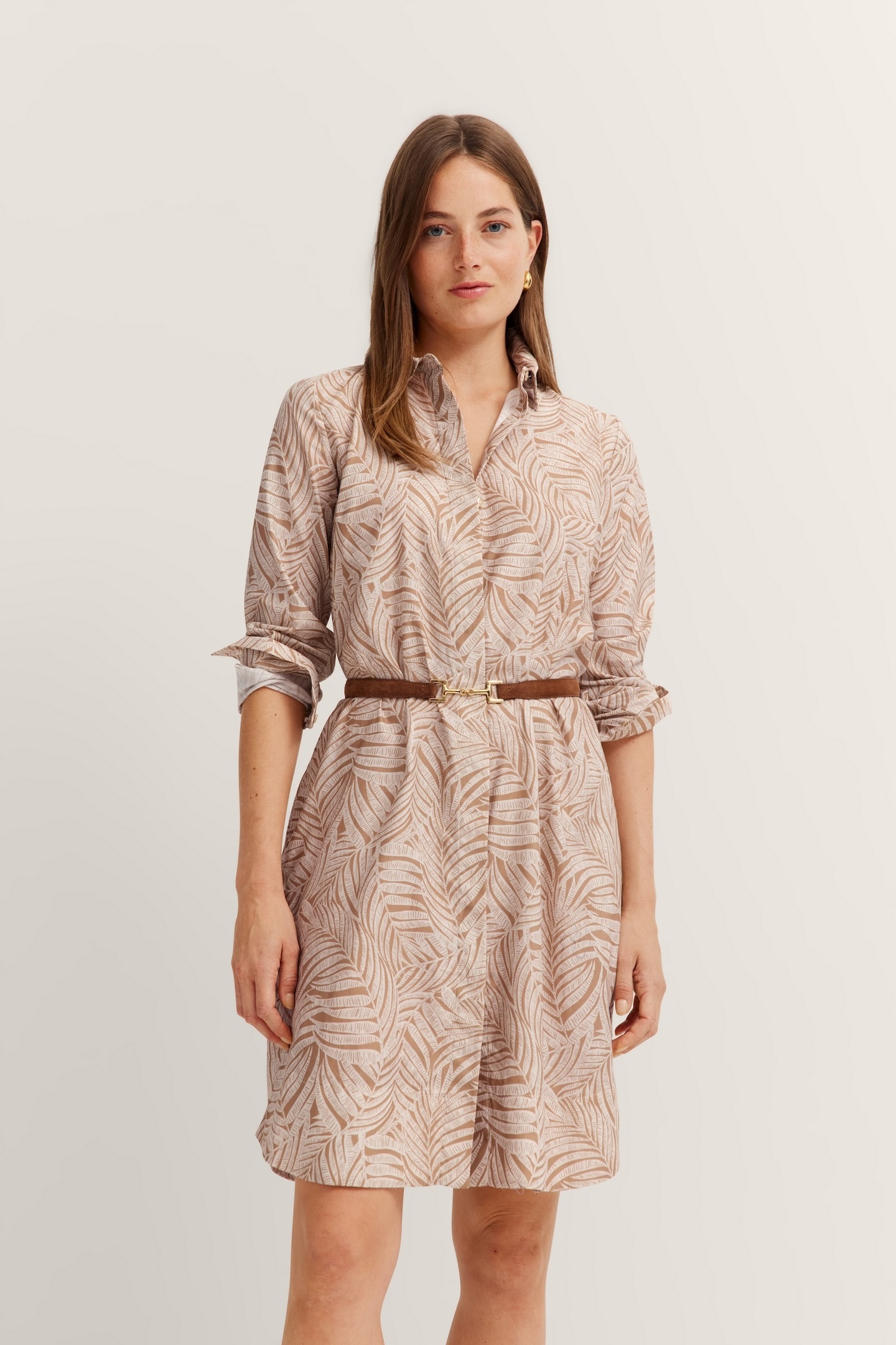 Hemdblusenkleid BUGATTI, Damen, Gr. 38, Normalgrößen, beige (50, beige), 100% Baumwolle, geblümt, normal, Kleider, mit grafischem Print