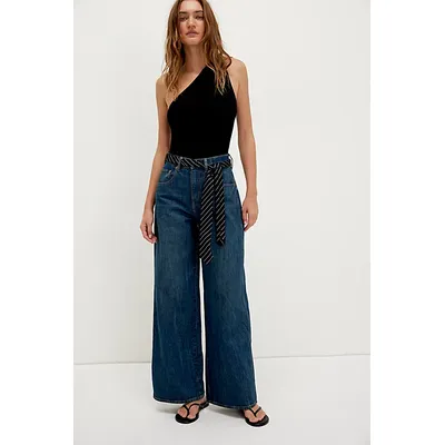 CRVY Gia Wide-Leg Jeans by We The Free at Free People in Dark Saturday, Size: 31 L