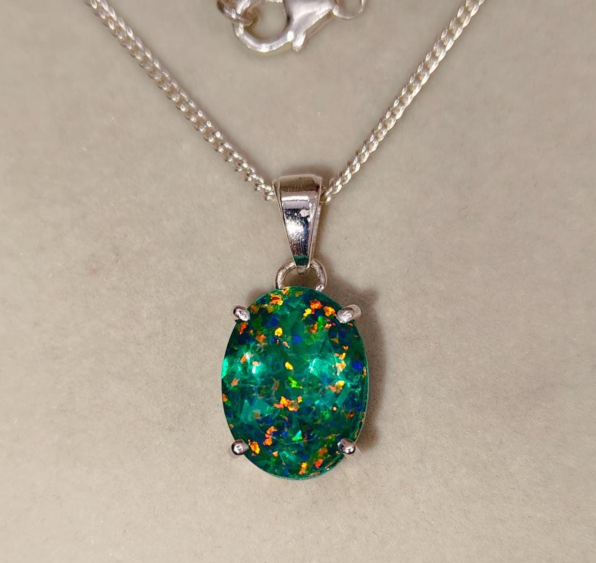 Ciondolo in opale verde, collana in argento sterling 925, ciondolo in opale verde arcobaleno taglio ovale, collana in opale verde bello Collana in opa
