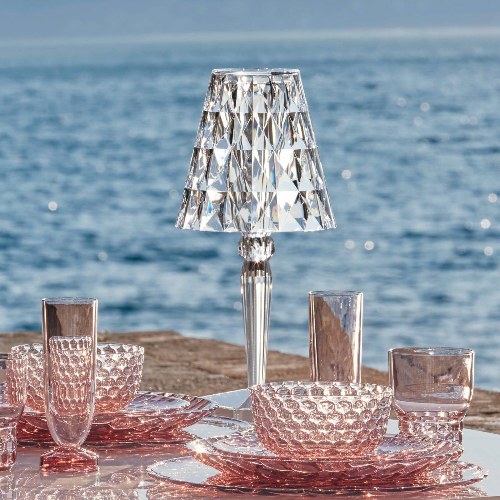 Kartell Big Battery - Tischlampe IP54, transparent Battery, dimmbar, klar / transparent, Kunststoff, Design