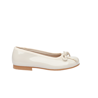 Ballerines de cérémonie en cuir verni Image