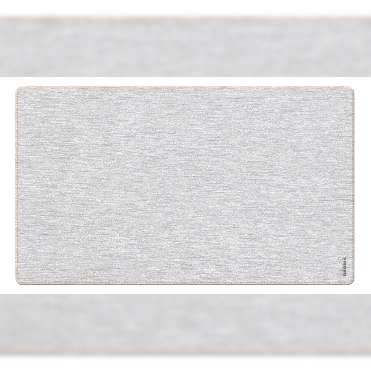 Rhodiarama, weiche/flexible Schreibunterlage S (60x35 cm) aus italienischem Kunstleder, gerollt in Schachtel aus Kraft - Silber 194234C Image