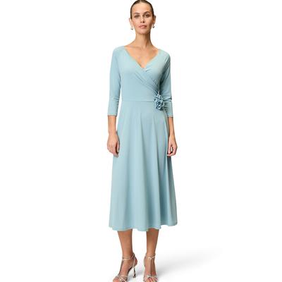 Midikleid ZERO "zero Midikleid mit Stoffblüte", Damen, Gr. 44, Normalgrößen, blau (citadel), Single Jersey, Obermaterial: 95% Polyester, 5% Elastan. Ärmelfutter: ohne Futter., unifarben, elegant, figurbetont lang, V-Ausschnitt, 3/4-Ärmel eng,... Image