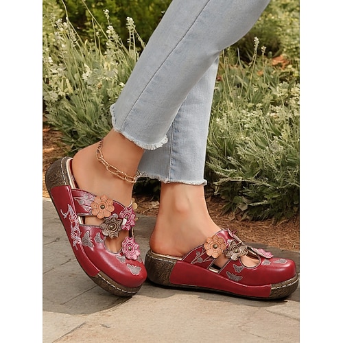 Damen-Clogs aus geblümtem Leder – handgefertigte Slip-On-Pantoletten mit Keilabsatz und Cut-out-Design im Bohème-Stil für Freizeitkleidung und Komfort im Freien Image