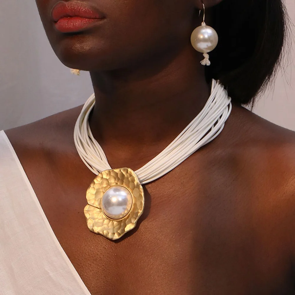 Statement-Damenhalskette mit glitzerndem Geometrie-Anhänger für Mädchen, trendiger Hochzeitsschmuck Image