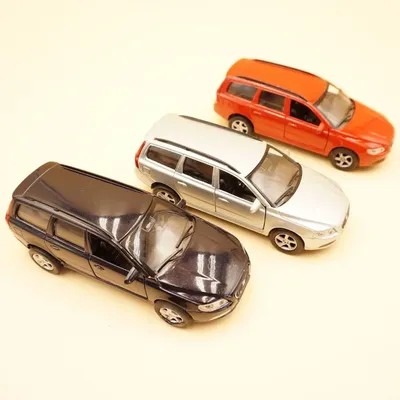 1:36 VOLVOS V70 Alloy Car Diecasts & Toy Vehicles Car Model Miniature Scale Model Car Toys For
