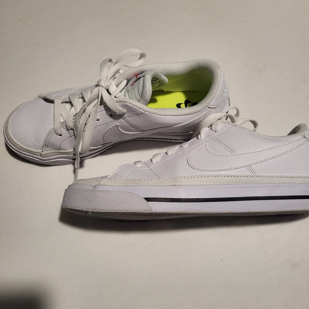 Nike Shoes | Womens Nike Court Tennis Shoes Size 7 | Color: White | Size: 7