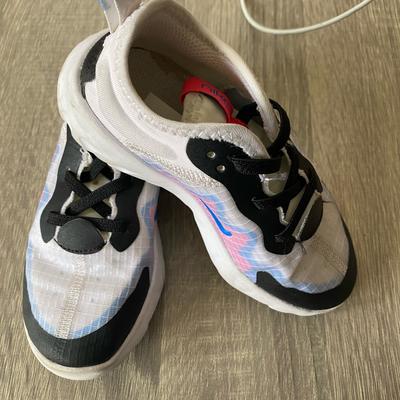 Nike Shoes | Toddler Nike Shoes 9c | Color: White/Silver | Size: 9g