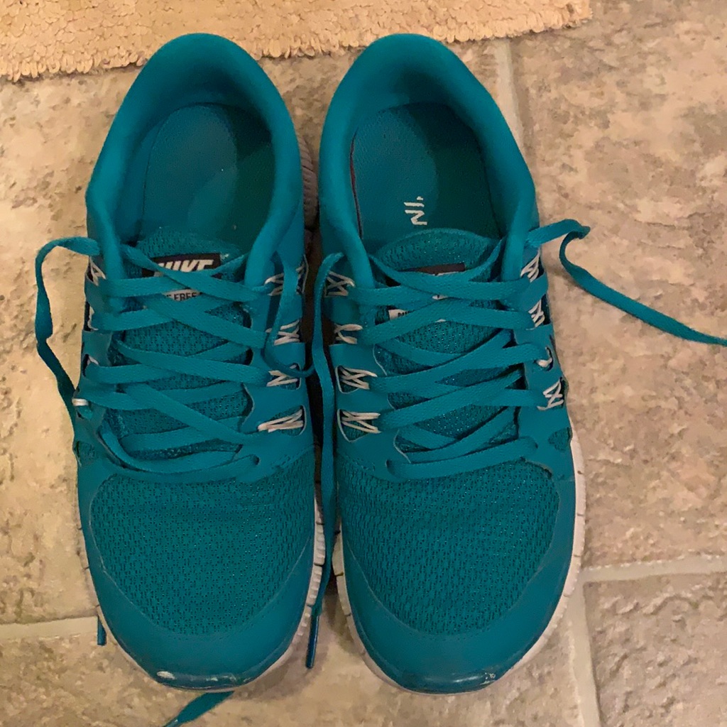 Nike Shoes | Women’s Nike Free Tennis Shoes | Color: Blue/Black | Size: 7.5