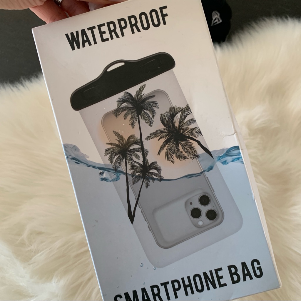 Urban Outfitters Cell Phones & Accessories | Urban Outfitters Waterproof Smartphone Bag -Black | Color: Black | Size: Os