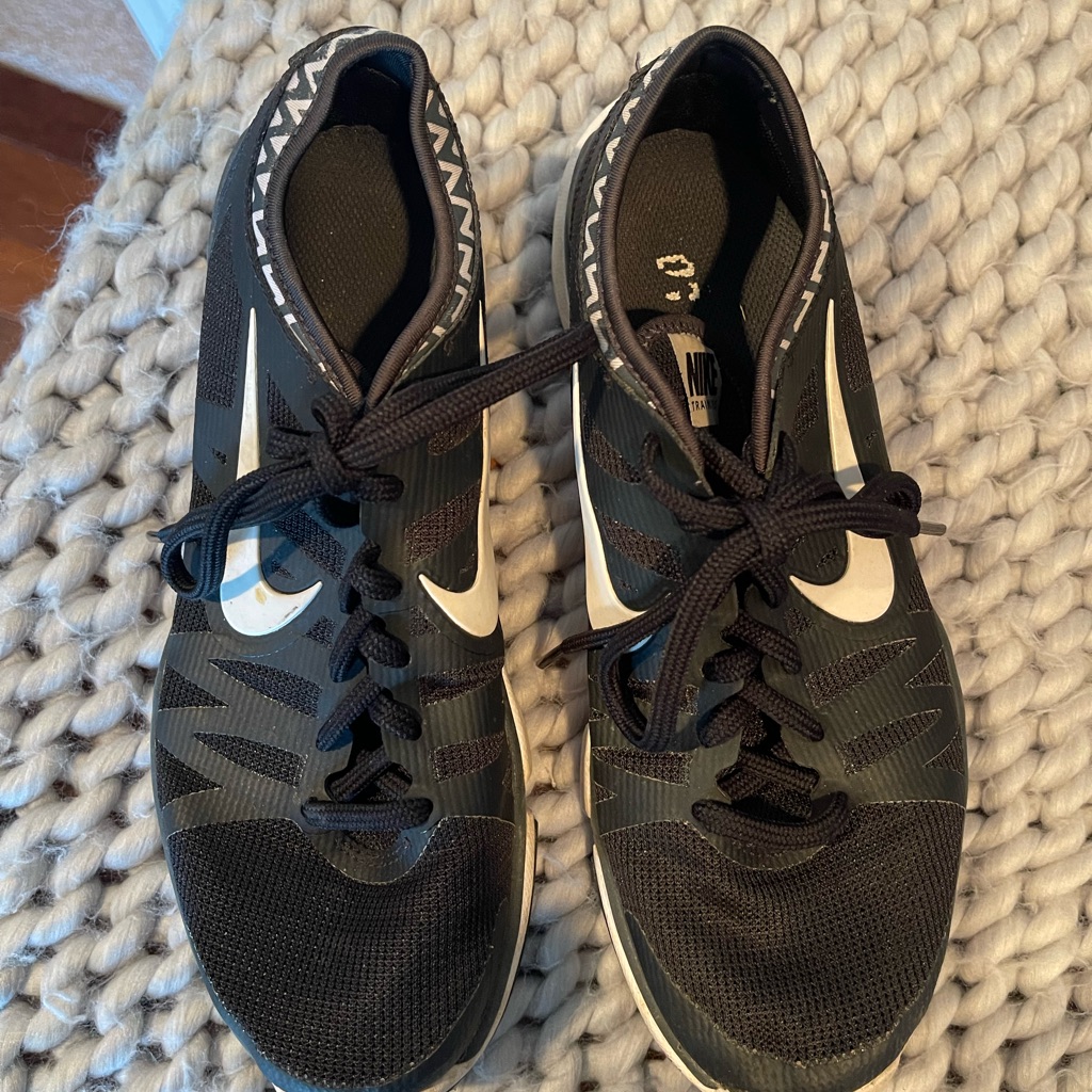 Nike Shoes | Women’s Black And White Chevron Nike Tennis Shoes | Color: Black/White | Size: 7.5