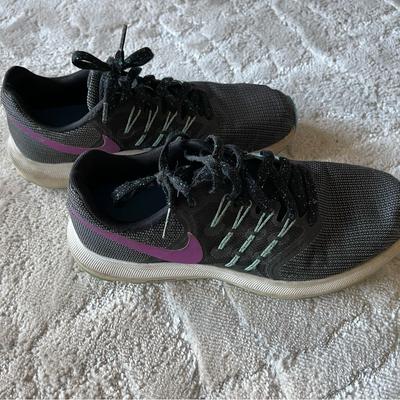 Nike Shoes | Women Nike Running Sport Gray Shoes Size Us 8.5 | Color: Gray/Purple | Size: 8.5