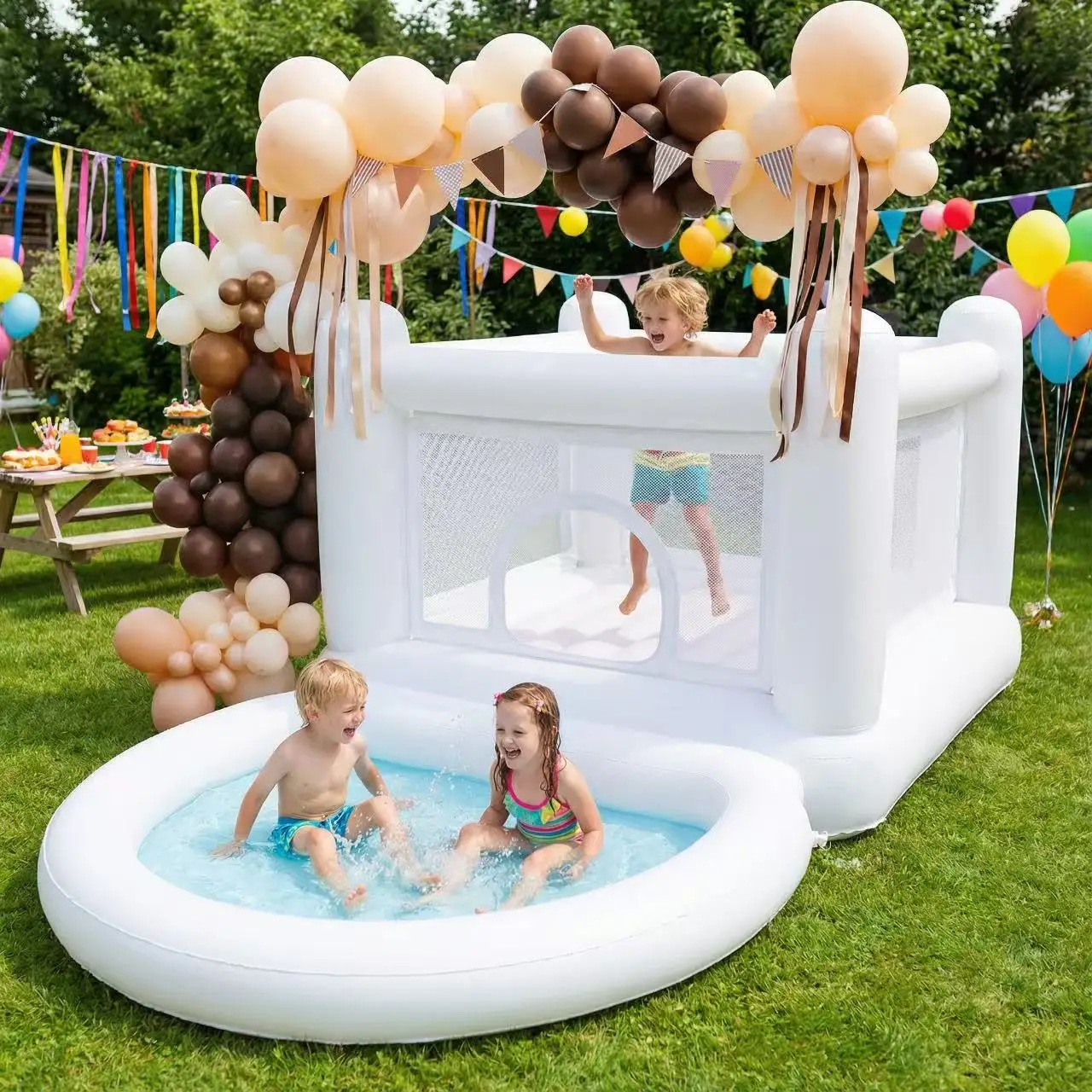 Weißes Hüpfhaus mit Pumpe für Kinder, Bällebad-Hüpfburg für Kinder im Alter von 3–6 Jahren, individuell anpassbares Spielhaus für drinnen oder draußen Image