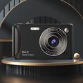 Fotocamera video digitale compatta da 64 MP 4K con messa a fuoco automatica rilevamento facciale schermo da 2,4 pollici e zoom 18X batteria ricaricabile.