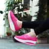 2024 neue Mesh Set Füße atmungsaktive Sportschuhe dicke Sohlen Schütteln Schuhe Mutter Freizeit schuhe 42 große Damenschuhe