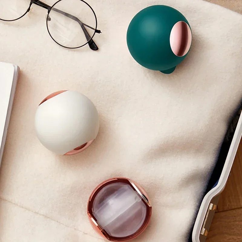 Tragbarer Haaren tfernungs ball, wieder verwendbares Gel-Flusen-Roller-Haaren tfernungs gerät, Reinigungs werkzeug für Hunde-und Katzen haar kleidung Image