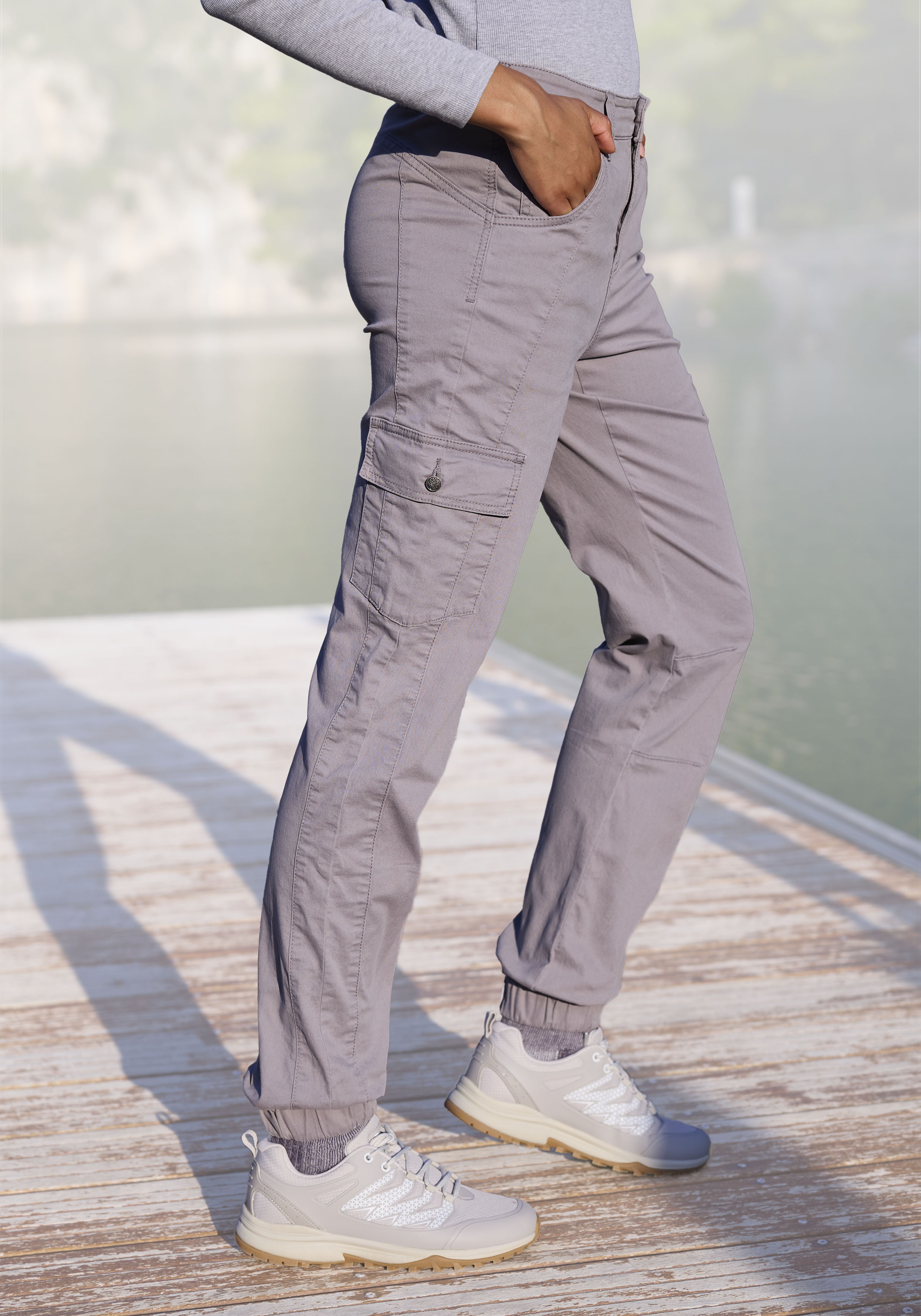 Trekkinghose LASCANA ACTIVE "Cargo Jeans Optik", Damen, Gr. 46, N-Gr, grau (stone), Obermaterial: 98% Baumwolle, 2% Elasthan, unifarben, Hosen, Baumwollmix mit Cargo Taschen Image
