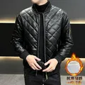 Winter Lederjacke Männer Verdickte und Warme Baumwolle Mäntel Mode Plaid Casual Motorrad Jacke Winddicht Mantel Männer Kleidung