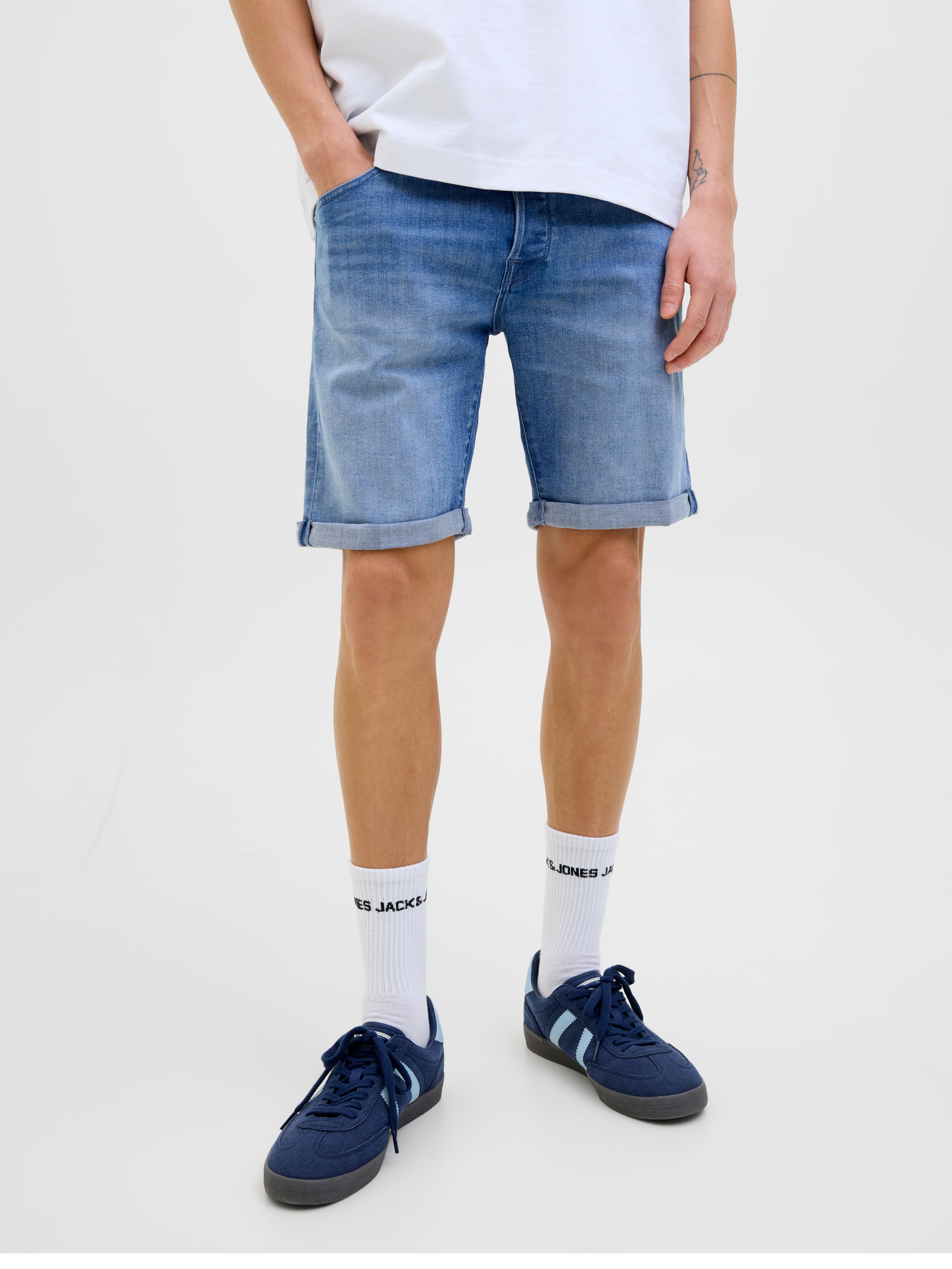 Shorts JACK & JONES "JJIRICK JJFOX SHORTS CB 310 SN", Herren, Gr. S, N-Gr, blau (blau denim pack:am 318), Web, Obermaterial: 70% Baumwolle, 28% Polyester, 2% Elasthan, unifarben, regular fit kniefrei, Hosen Shorts, im Four-Pocket Style