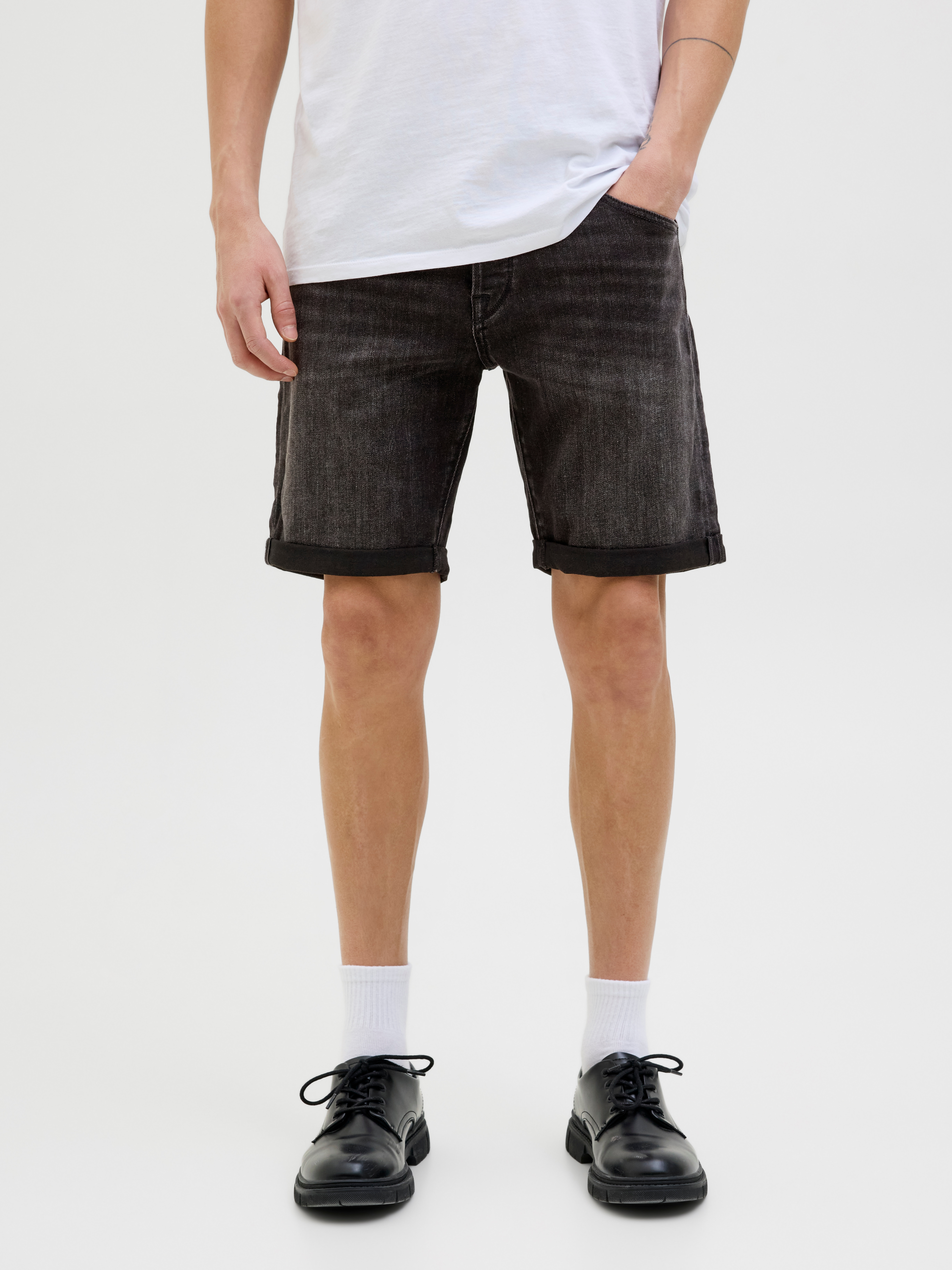 Shorts JACK & JONES "JJIRICK JJFOX SHORTS CB 310 SN", Herren, Gr. S, N-Gr, blau (schwarz denim pack:am 317), Web, Obermaterial: 70% Baumwolle, 28% Polyester, 2% Elasthan, unifarben, regular fit kniefrei, Hosen Shorts, im Four-Pocket Style