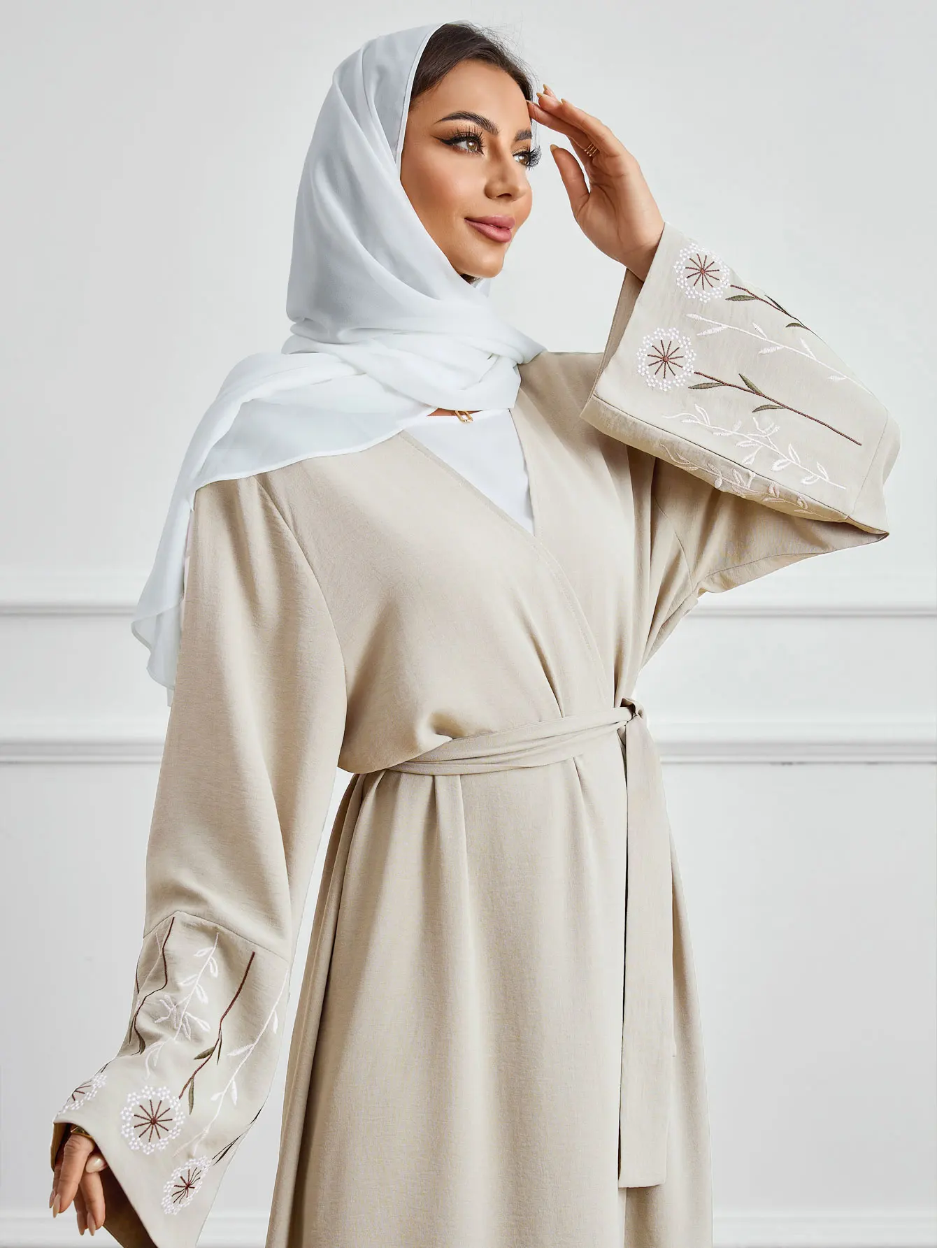 2025, Damen-Abaya, lange Robe, muslimischer Ramadan, Gebetskleidung, Stickerei, Aprikose, lockere Langarm-Taille, gebunden, arabisches elegantes Kleid Image
