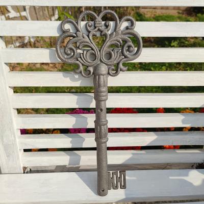 TEMU 1pc Vintage Decorative Cast Iron Key Holder, For Yard Decoration, Living Room Decoration, Bar Decoration, Party Decoration, Halloween, Christmas Gift Image